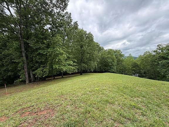 2nd image of 17 Drake Ridge Ln