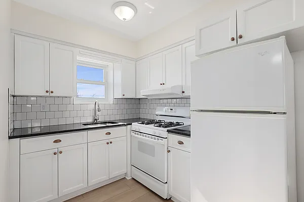 Rented by Compass | media 7