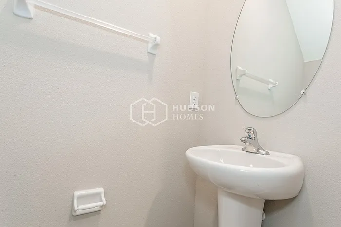 4 bed, 2.5 bath, 1893 sqft, $2,415 — Photo 4