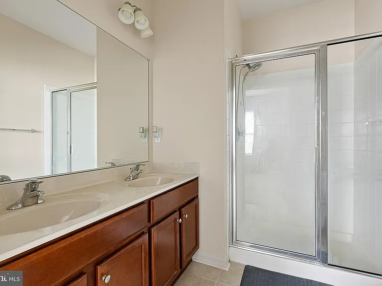 624 McComb Pl — Photo 13
