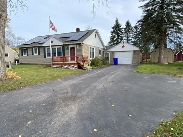 2755 West Ave, Newfane, NY 14108