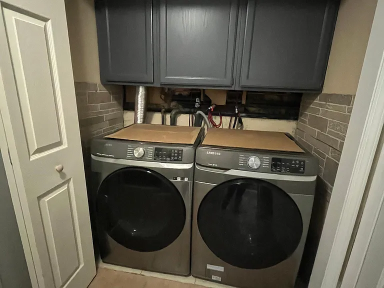 5325 Cinema Dr W — Photo 9