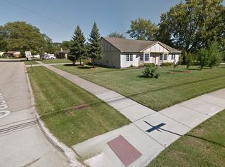 2751 E Maple Rd, Troy, MI 48083