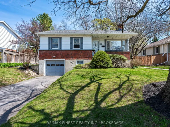 133 Indian Rd, Kingston, ON K7M 1T1