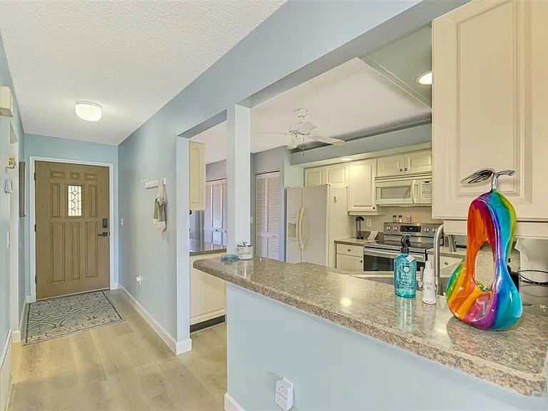 5761 Avista Dr #5761 — Photo 6