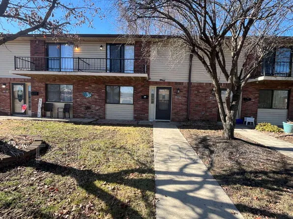 1090 Greenwood Trail West Dr, Greenwood, IN 46142