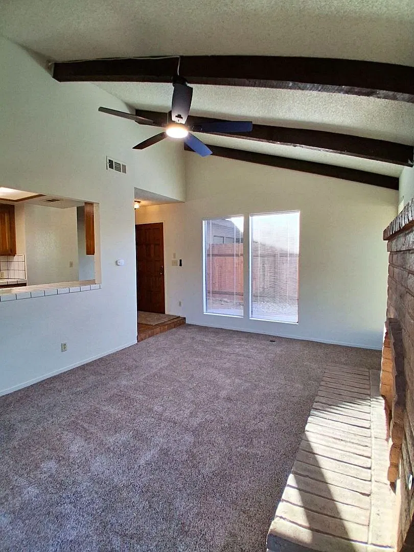 4595 N Emerson Ave — Photo 4
