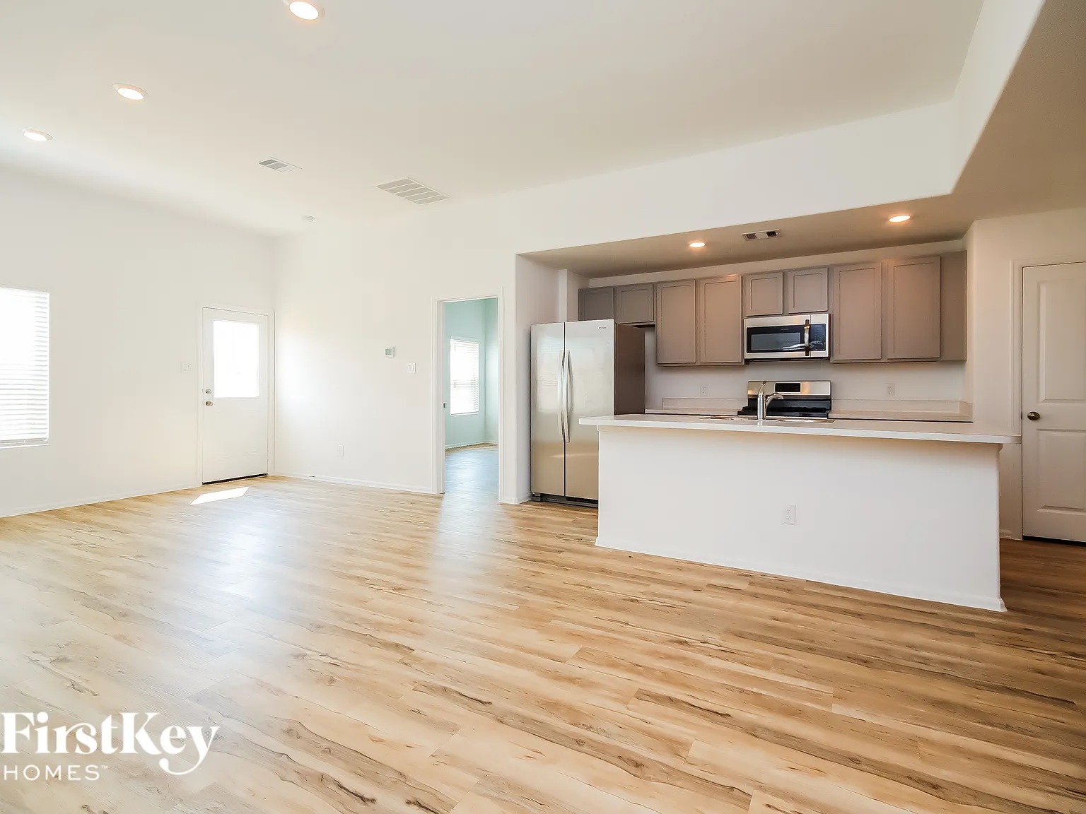 4 bed, 2.5 bath, 2119 sqft, $2,615 — Photo 4
