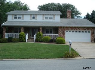771 Dawnlight Dr, York, PA 17402