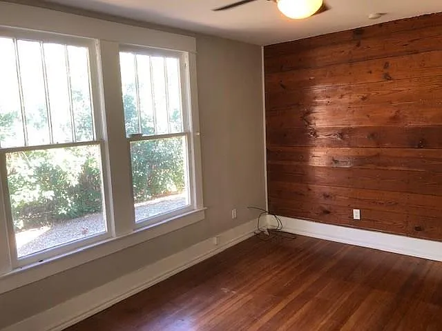 607 W Hunt St — Photo 12
