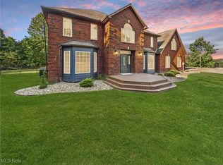 95 Falcon Heights Rd, Parkersburg, WV 26104