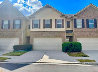 326 Oaktown Ct, Lawrenceville, GA 30044