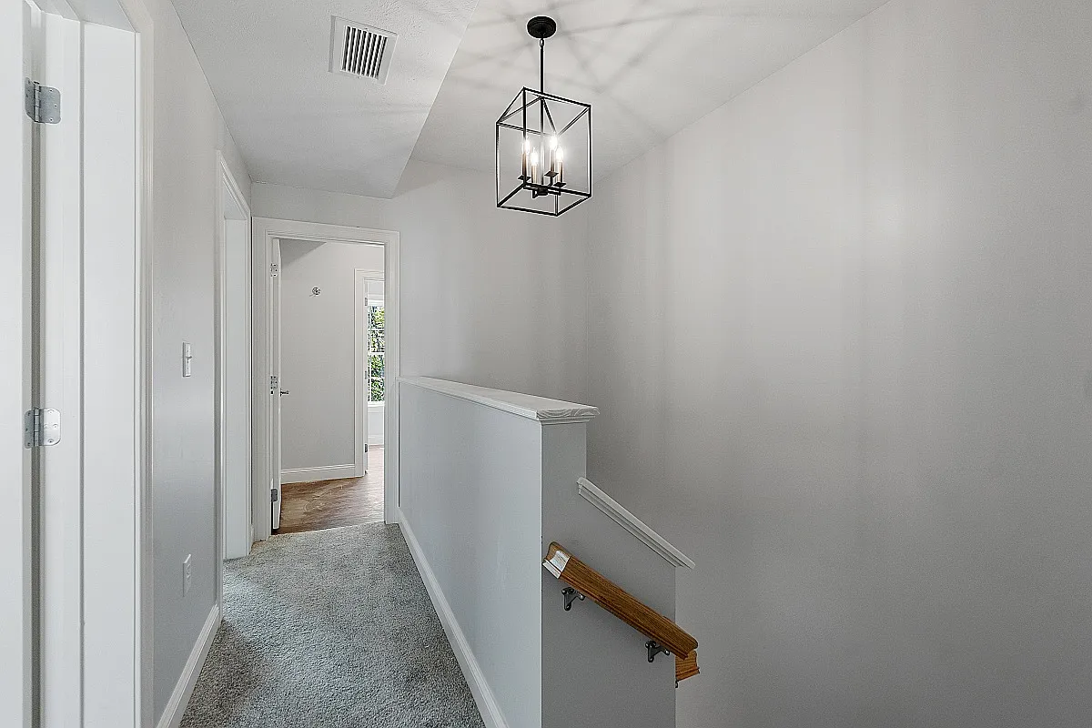 2 bed, 1.5 bath, 1700 sqft, $2,000 — Photo 4