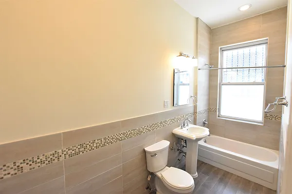 Rented by Bold New York | media 12