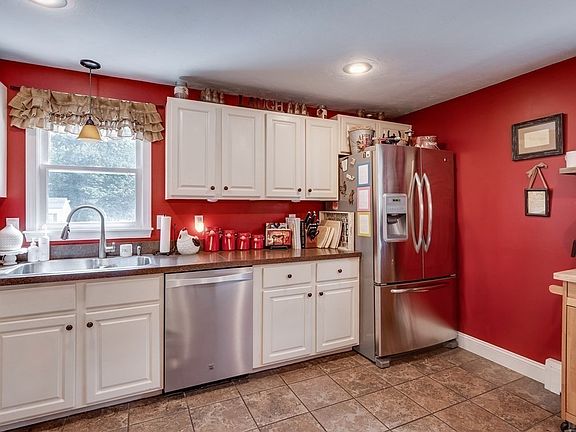 5th image of 75 Hazen Rd #A