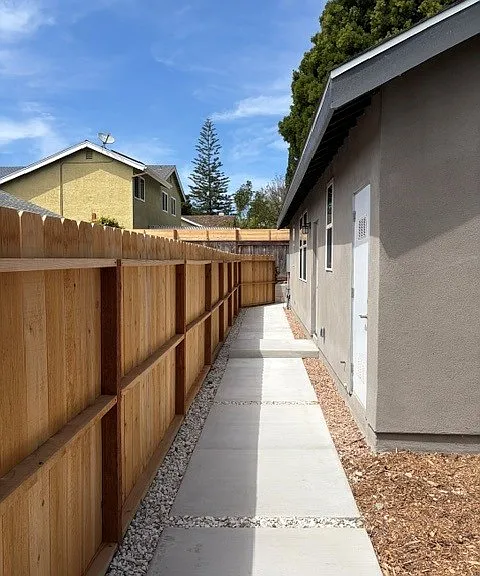 2725 Glasgow Dr — Photo 14