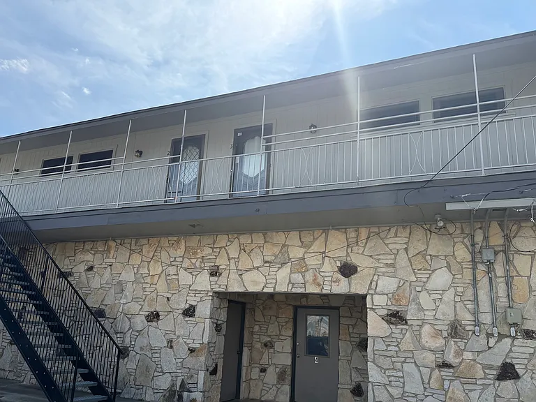 8601 Jacksboro Hwy #3 — Photo 4