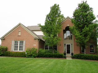 1884 Avon Glen Ln, Lake Orion, MI 48360