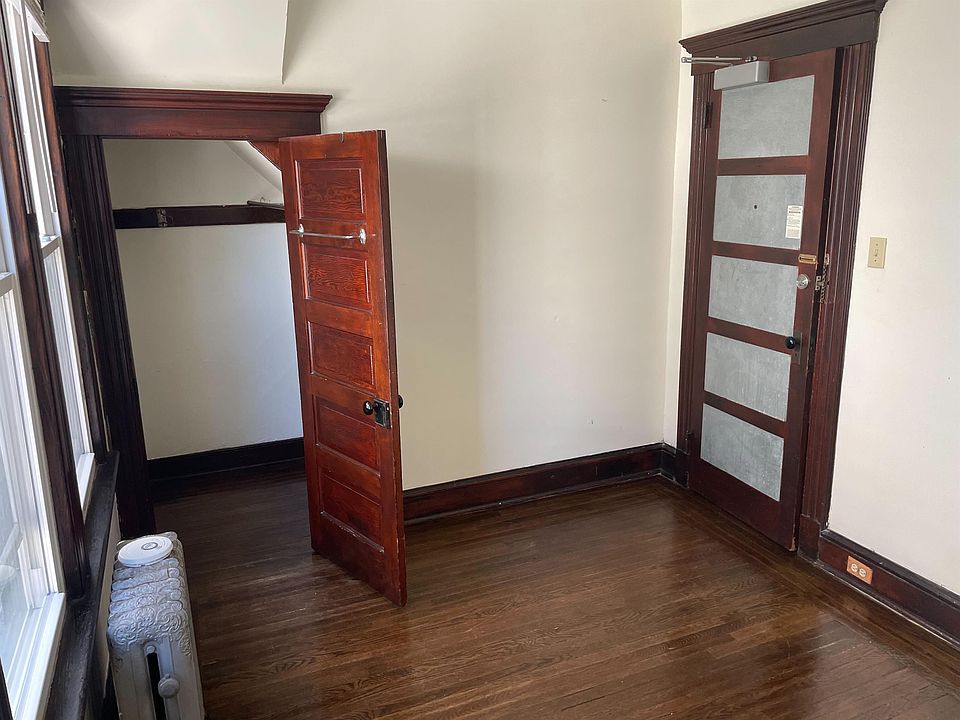 1st image of 33 Mine St #7