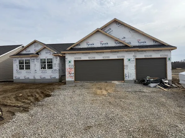 2720 Autumn Woods Dr, Cedar Falls, IA 50613
