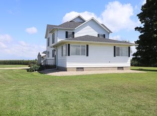 132 Indian Head Rd, Walnut, IL 61376