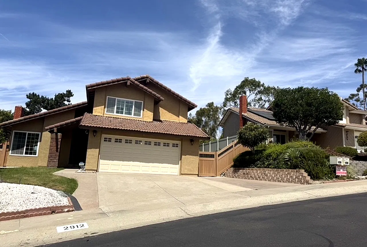 4 bed, 2272 sqft, $4,500 — Photo 1