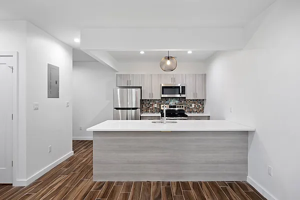 Rented by Marquis Real Estate Services | media 6