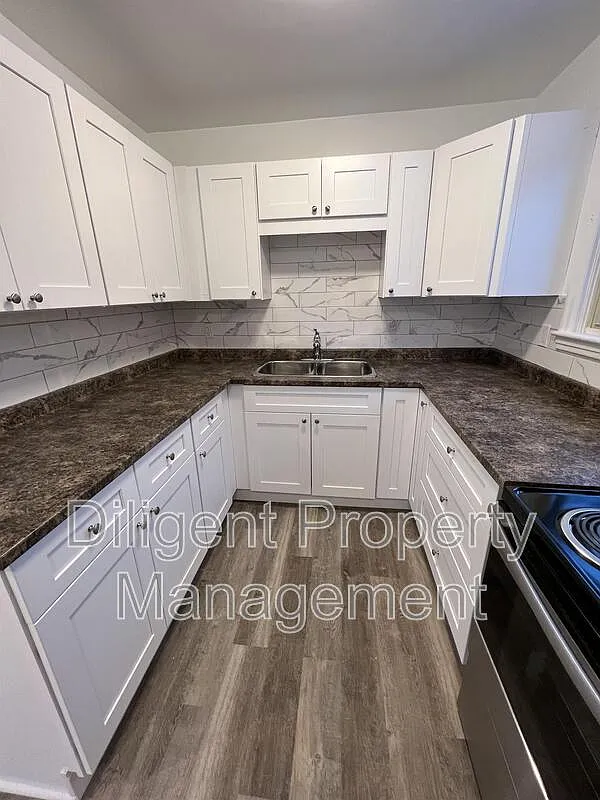2 bed, 1.0 bath, $2,150 — Photo 2