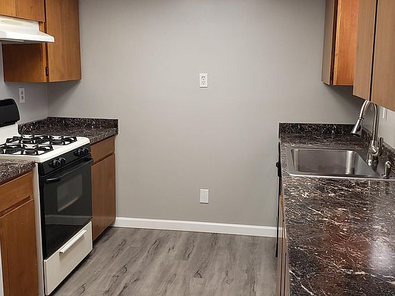 4th image of 972 E Chaparral Dr