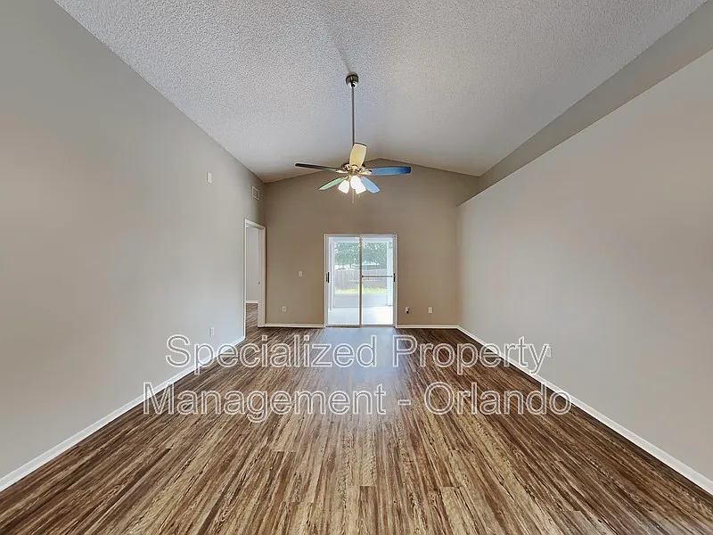 3 bed, 2.0 bath, 1575 sqft, $1,899 — Photo 4