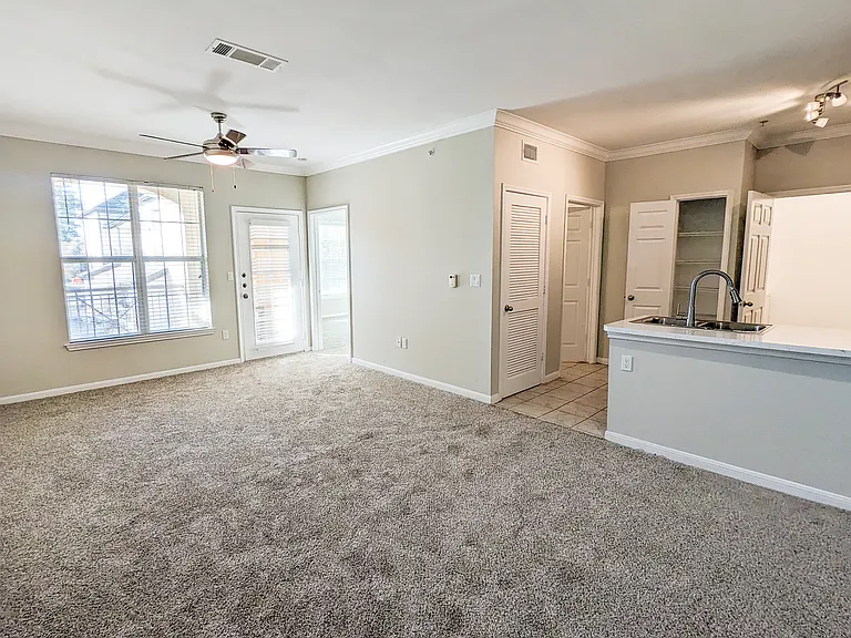 Woodland Hills — Photo 14