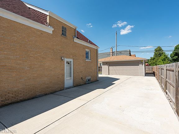 3rd image of 6954 S Karlov Ave