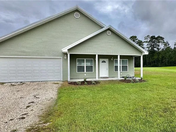 1043 Hillcrest Ln SE, Darien, GA 31305
