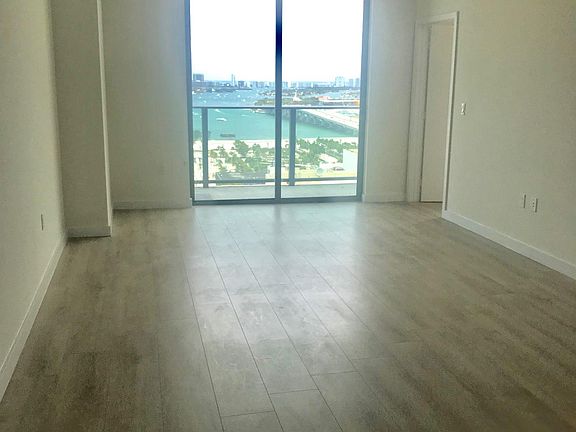 4th image of 1510 NE Miami Pl #1