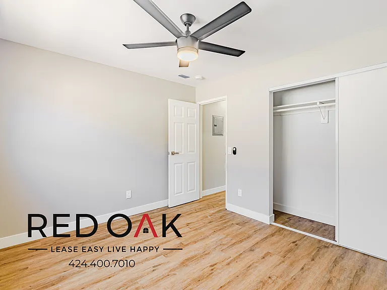921 W 82nd St #24 — Photo 16