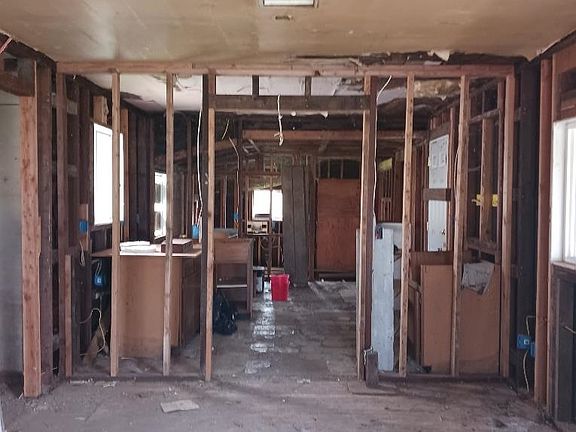 5th image of 467 Cooper Ave