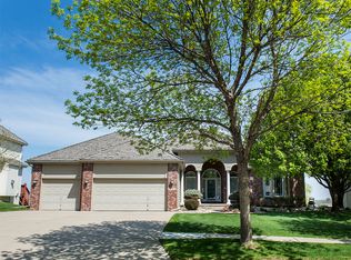 17218 Douglas St, Omaha, NE 68118