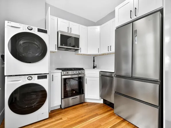 1576 Cambridge St, Cambridge, MA