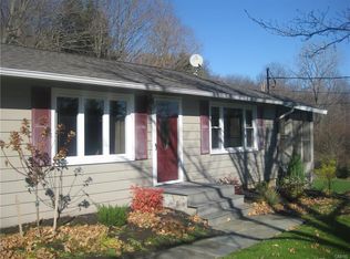 3567 Amber Rd, Syracuse, NY 13215