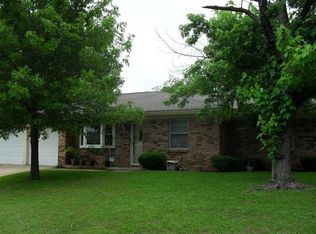 120 Cooper Dr, Hurst, TX 76053