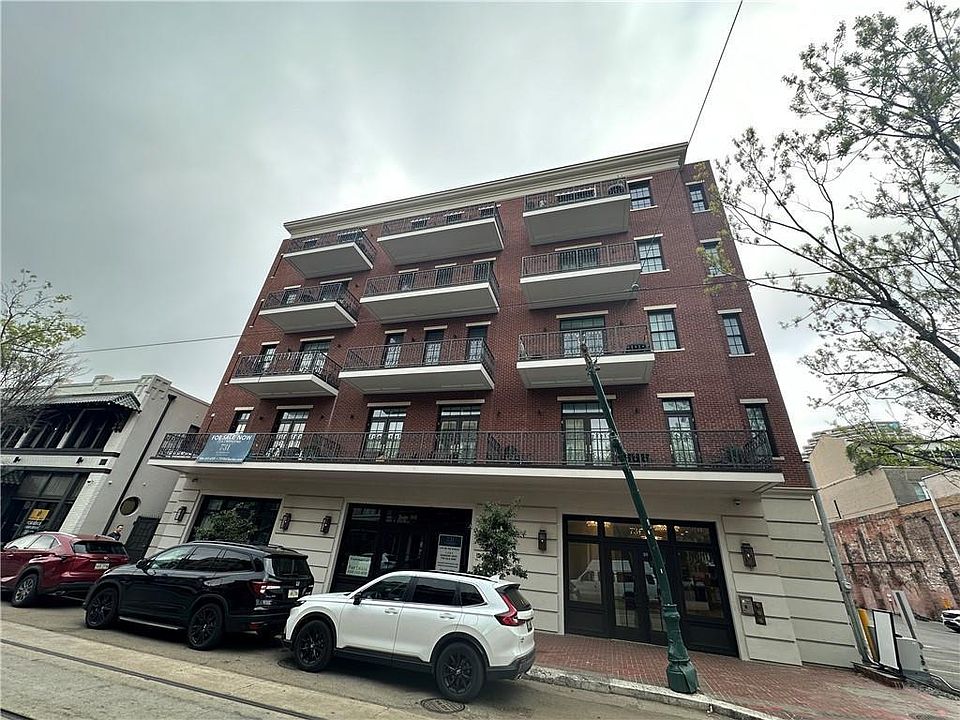 1st image of 731 Stcharles Ave #412