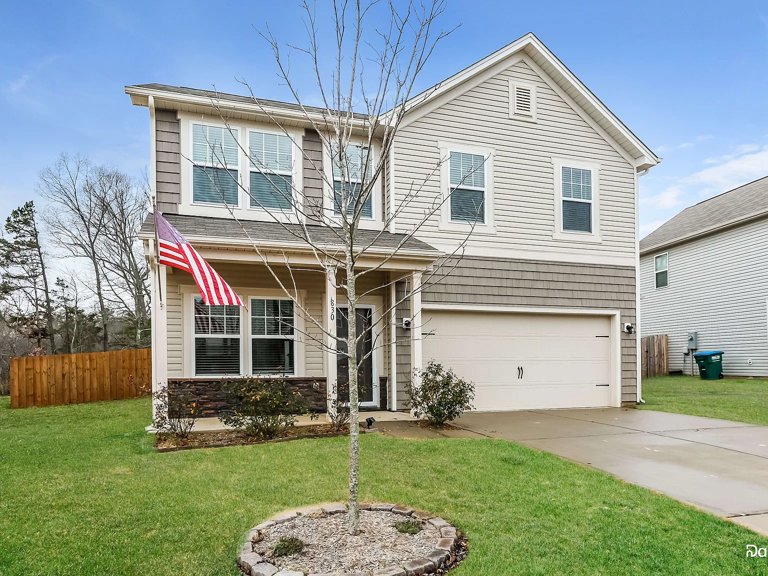4 bed, 2.5 bath, 2532 sqft, $2,430 — Photo 3