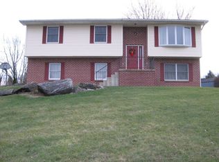 4 Hedgewood Ct, Lancaster, PA