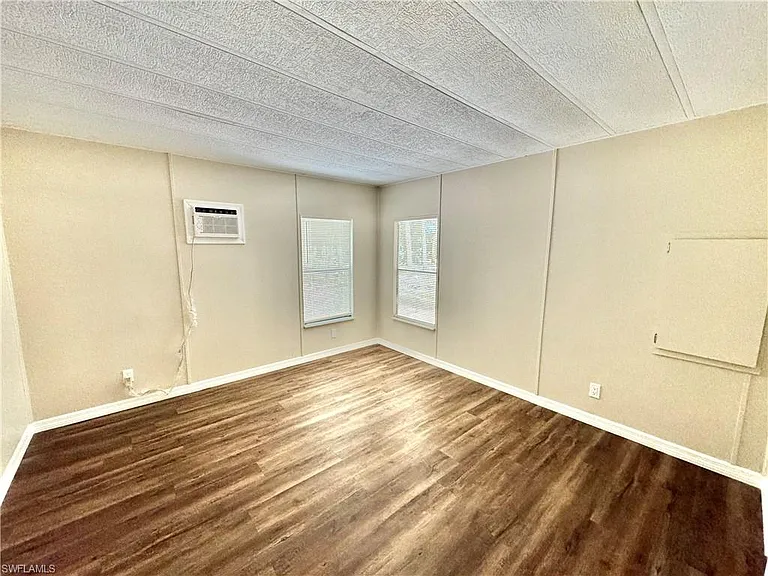 1252 Henderson Creek Dr — Photo 11