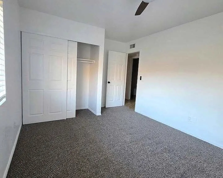 4012 W Carver Rd — Photo 7