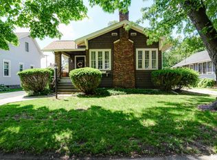 1006 W Vine St, Taylorville, IL 62568