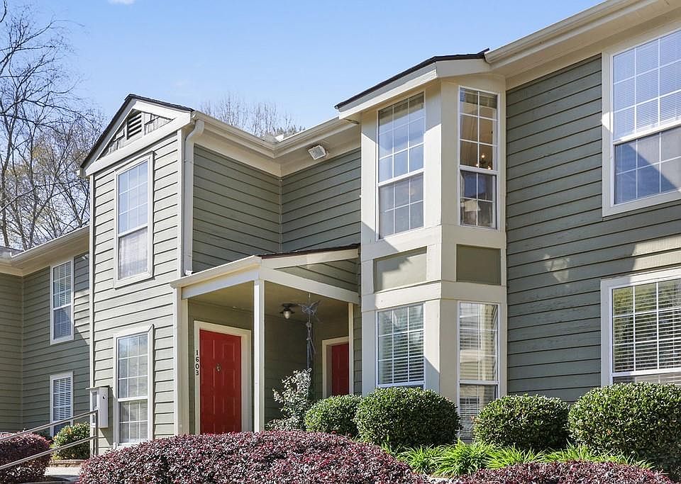 1st image of 1603 Riverview Dr SE #1603