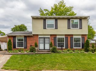 9825 Farnham Dr, Louisville, KY 40223