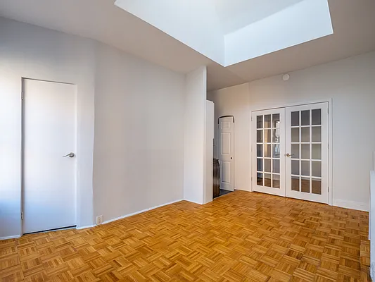 Rented by City Connections Realty | media 11