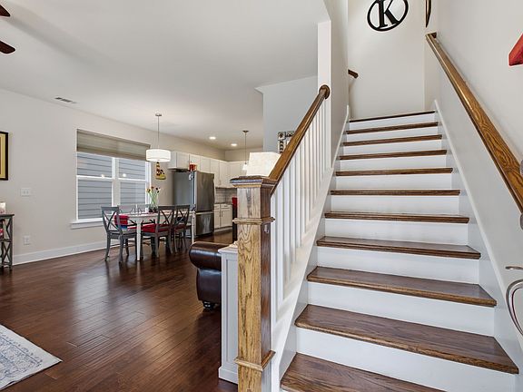 5th image of 1039 Saddlestone Dr
